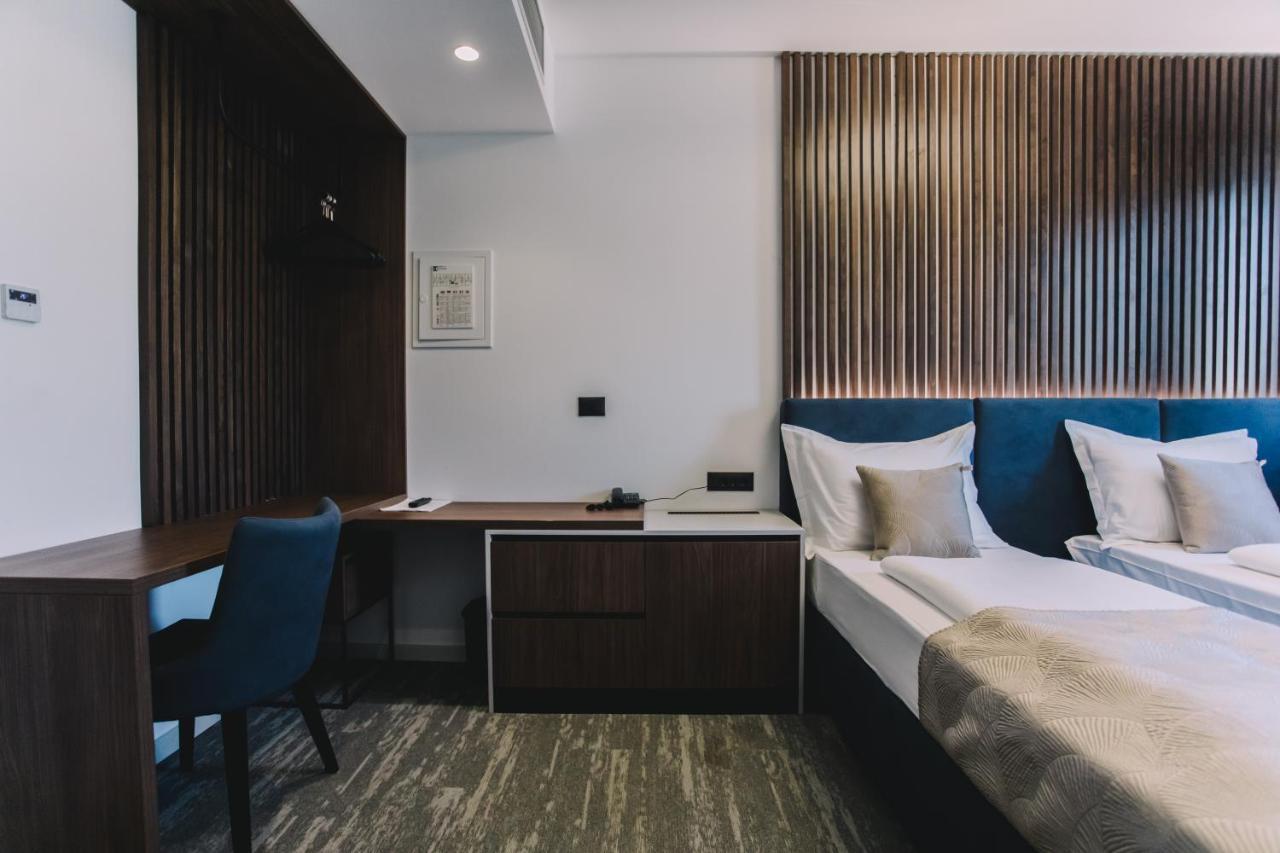 Hotel Batuda Split Bagian luar foto