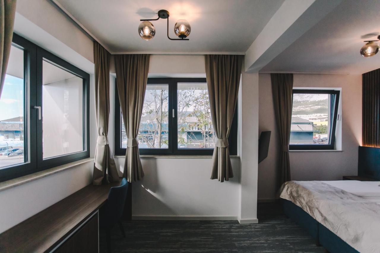 Hotel Batuda Split Bagian luar foto